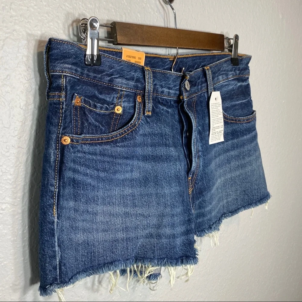 Levi’s | 501 Original Fit Straight Leg Button Fly - Picture 2 of 9